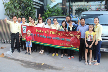 GIA THY VỚI CHƯƠNG TRÌNH TỪ THIỆN  XUÂN ĐINH DẬU 2017 