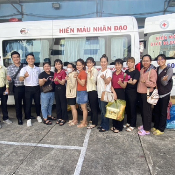 THAM GIA NGÀY HỘI HIẾN MÁU TÌNH NGUYỆN