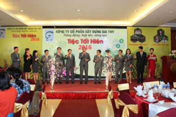 TIỆC TẤT NIÊN GIA THY NĂM 2016